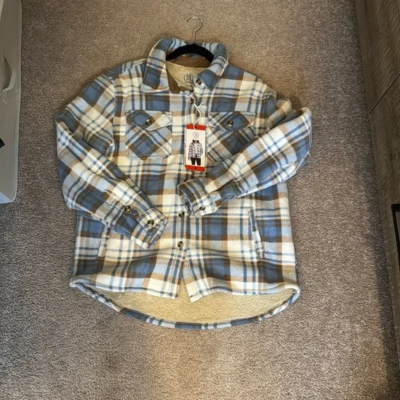 Shacket - Picture 1 of 4